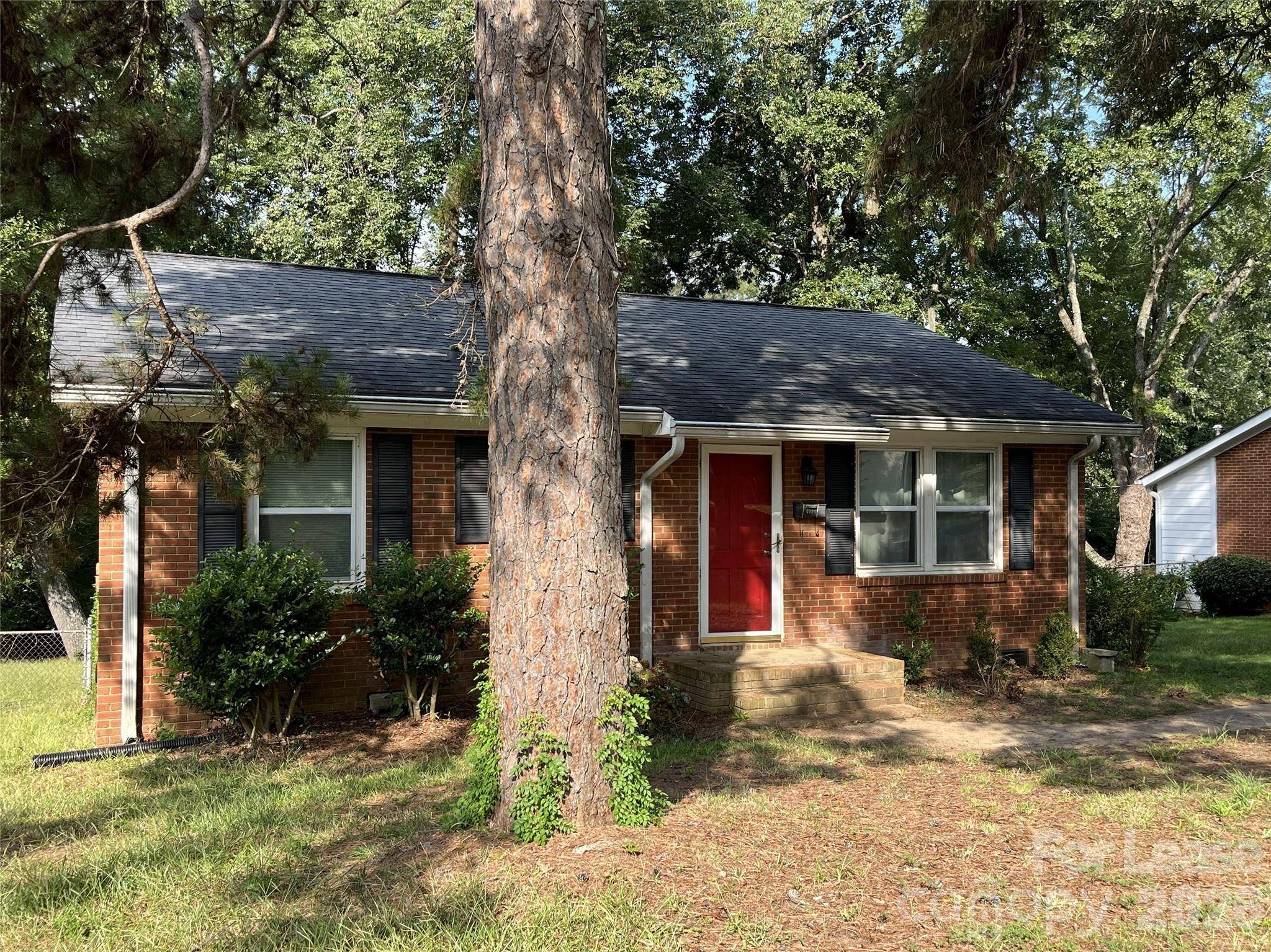 4024 Abbeydale DR, Charlotte, NC 28205
