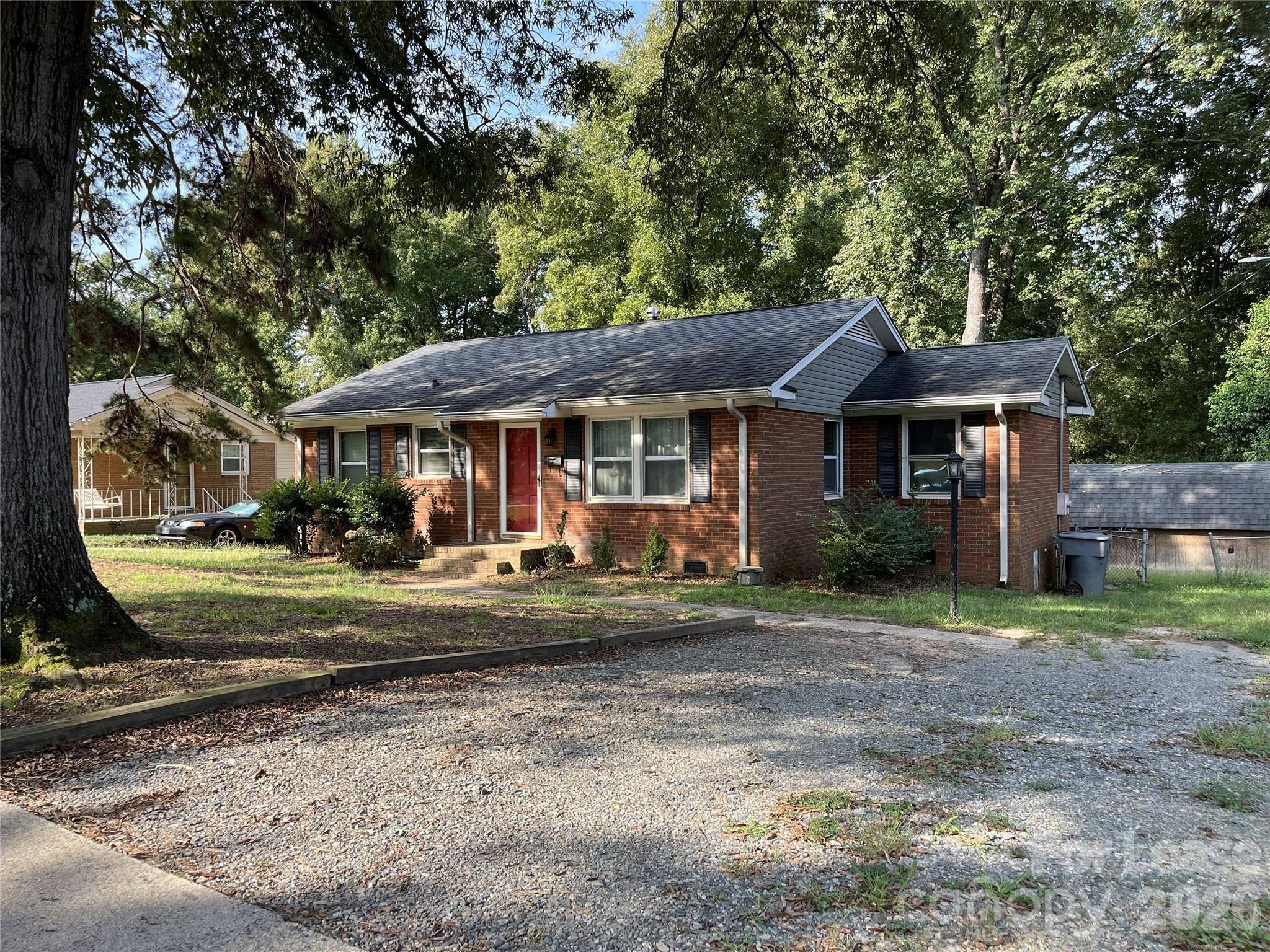 4024 Abbeydale DR, Charlotte, NC 28205