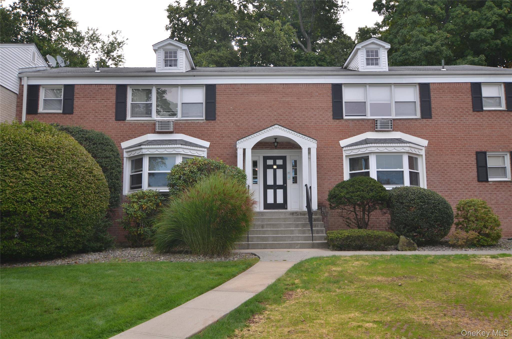13 LENOX CT #911, Suffern, NY 10901