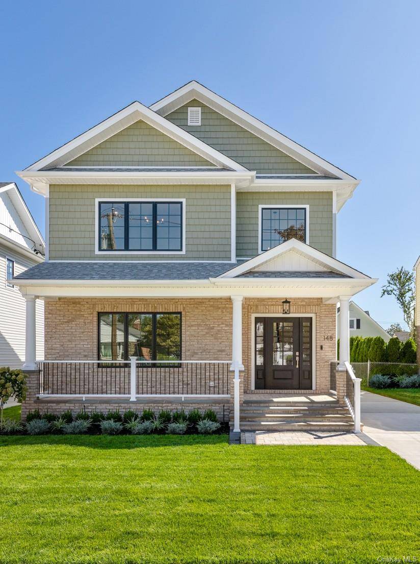 148 Latham RD, Mineola, NY 11501