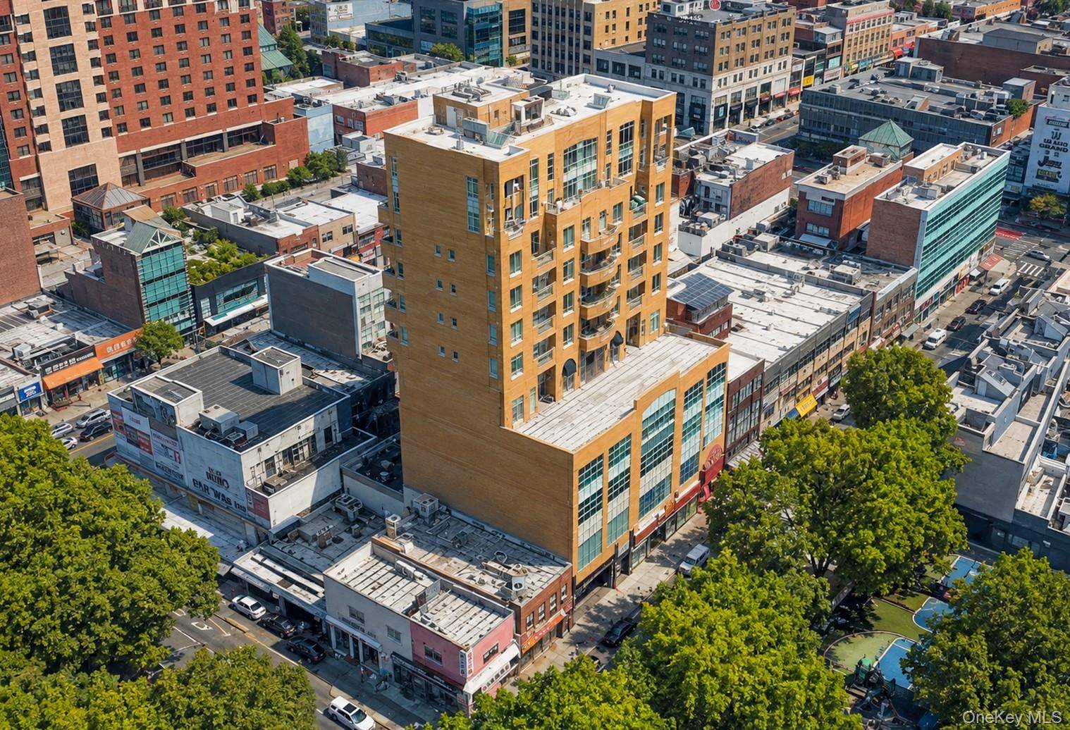 135-07/11 40TH RD, Flushing, NY 11354