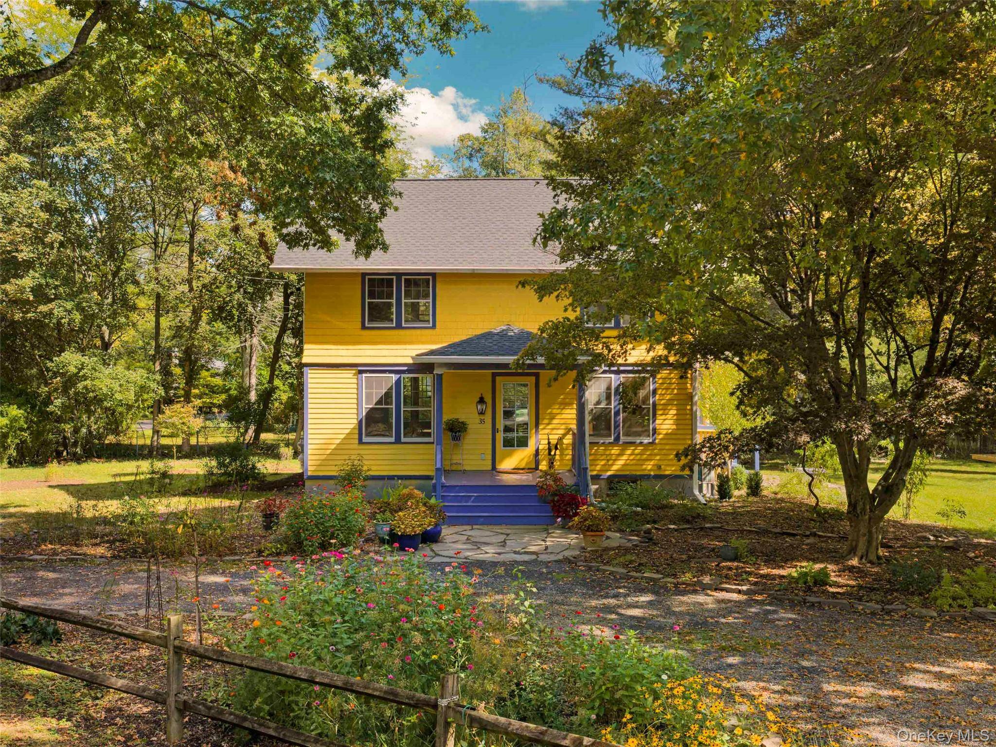 35 Orchard LN, Woodstock, NY 12498