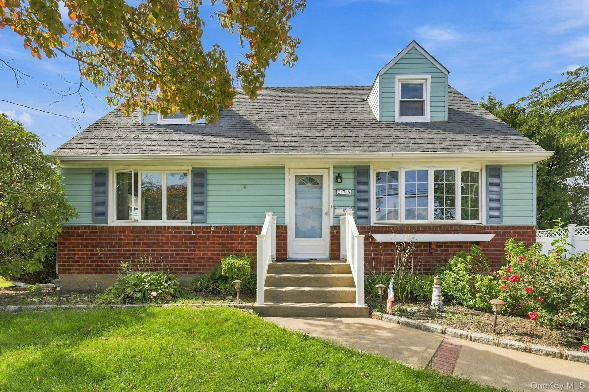 375 Catskill AVE, Copiague, NY 11726