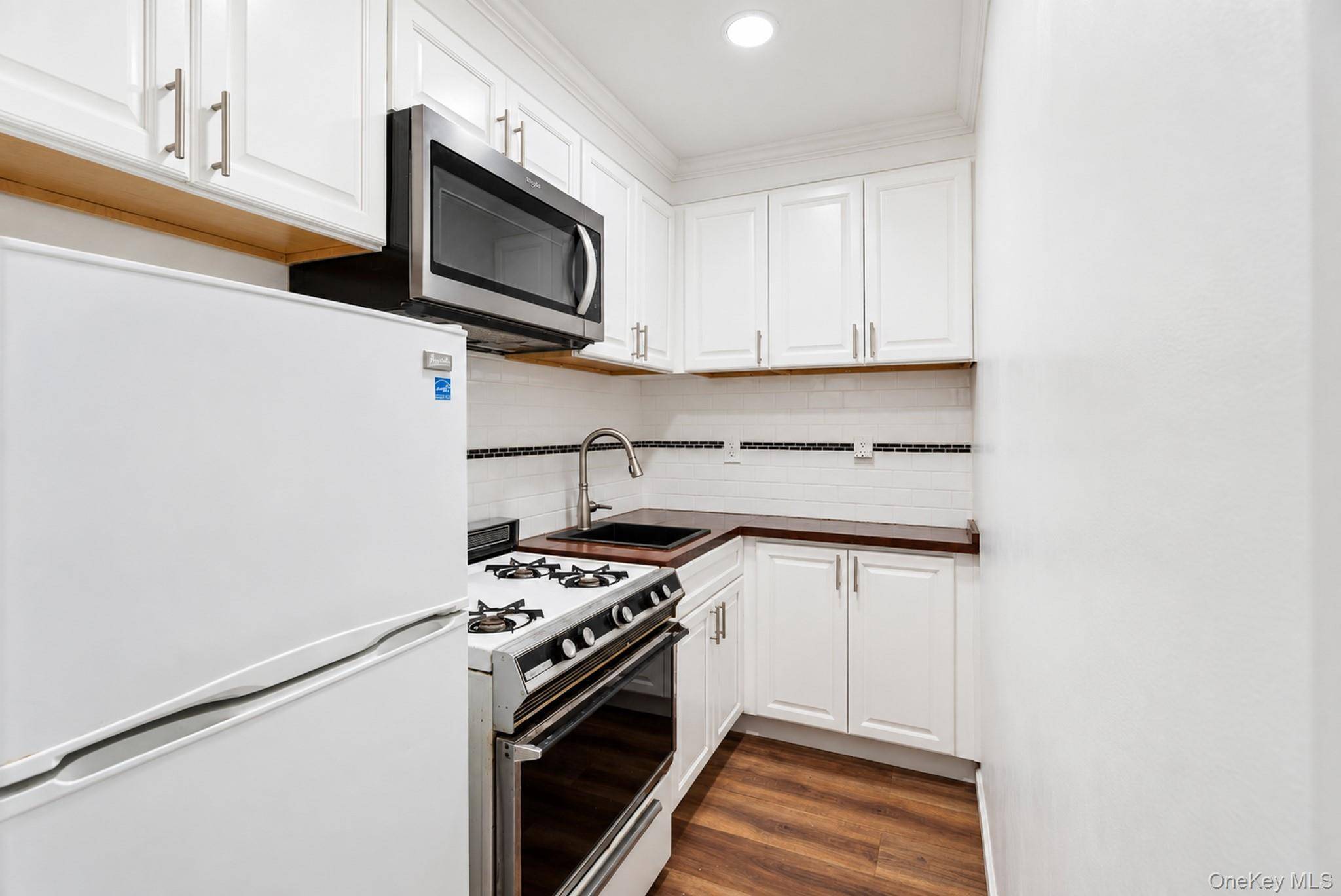 61 Oliver ST #4D, Brooklyn, NY 11209