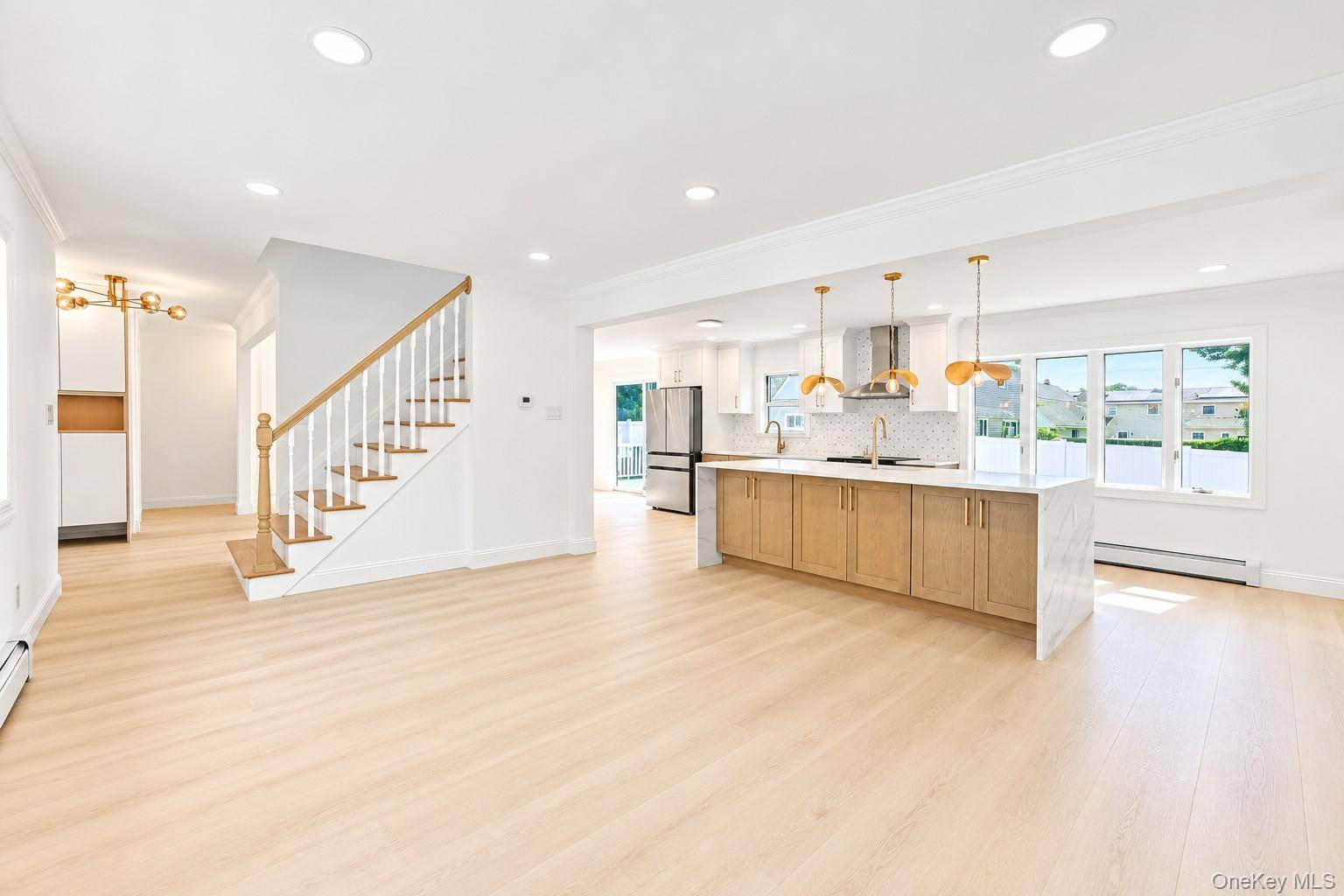 14 Arcadia DR, Dix Hills, NY 11746