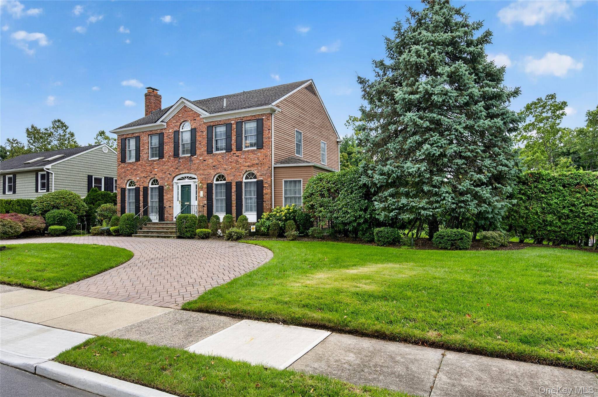 2 Garden ST, Garden City, NY 11530