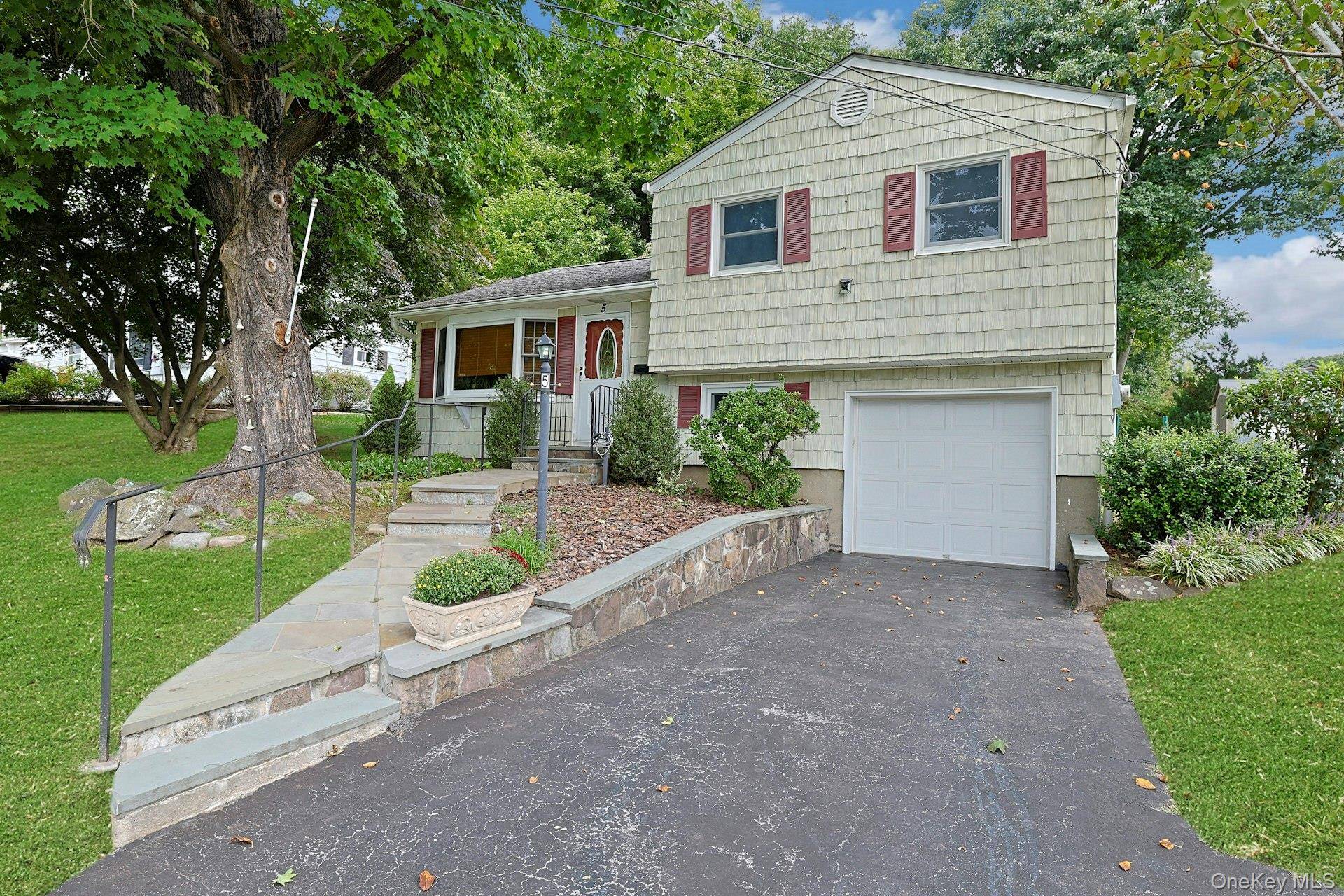 5 Seward CT, Montrose, NY 10548