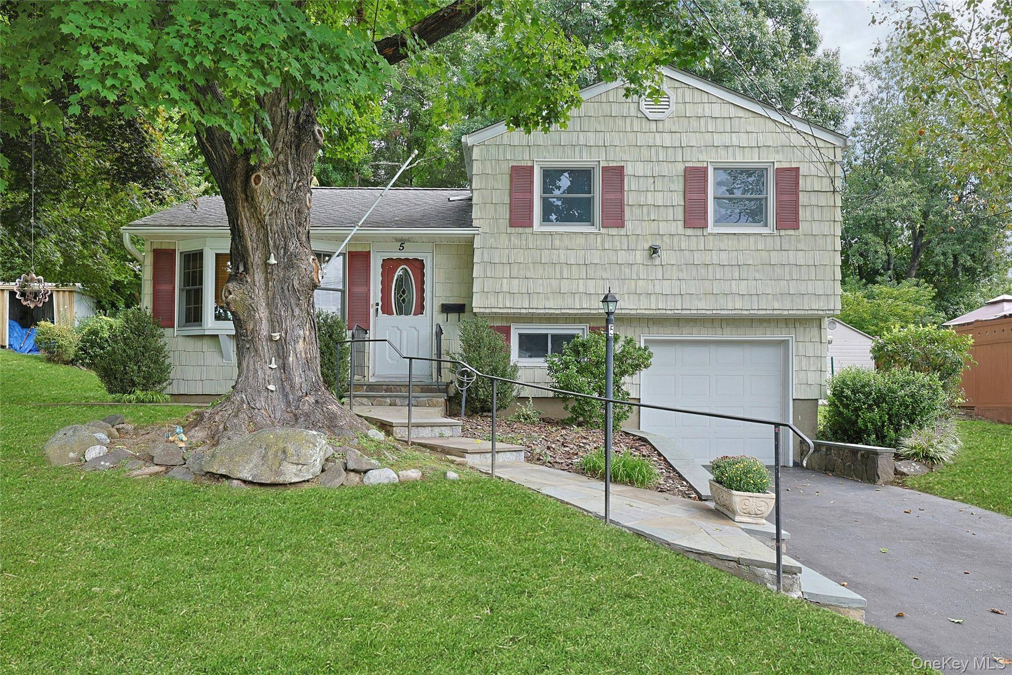 5 Seward CT, Montrose, NY 10548