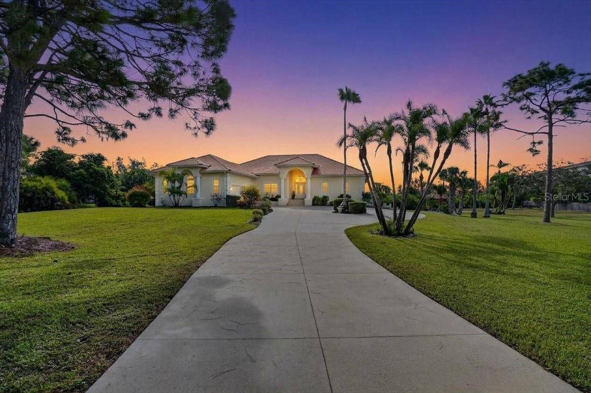 102 BRENDA LN, Nokomis, FL 34275
