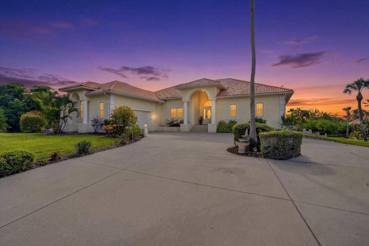 102 BRENDA LN, Nokomis, FL 34275