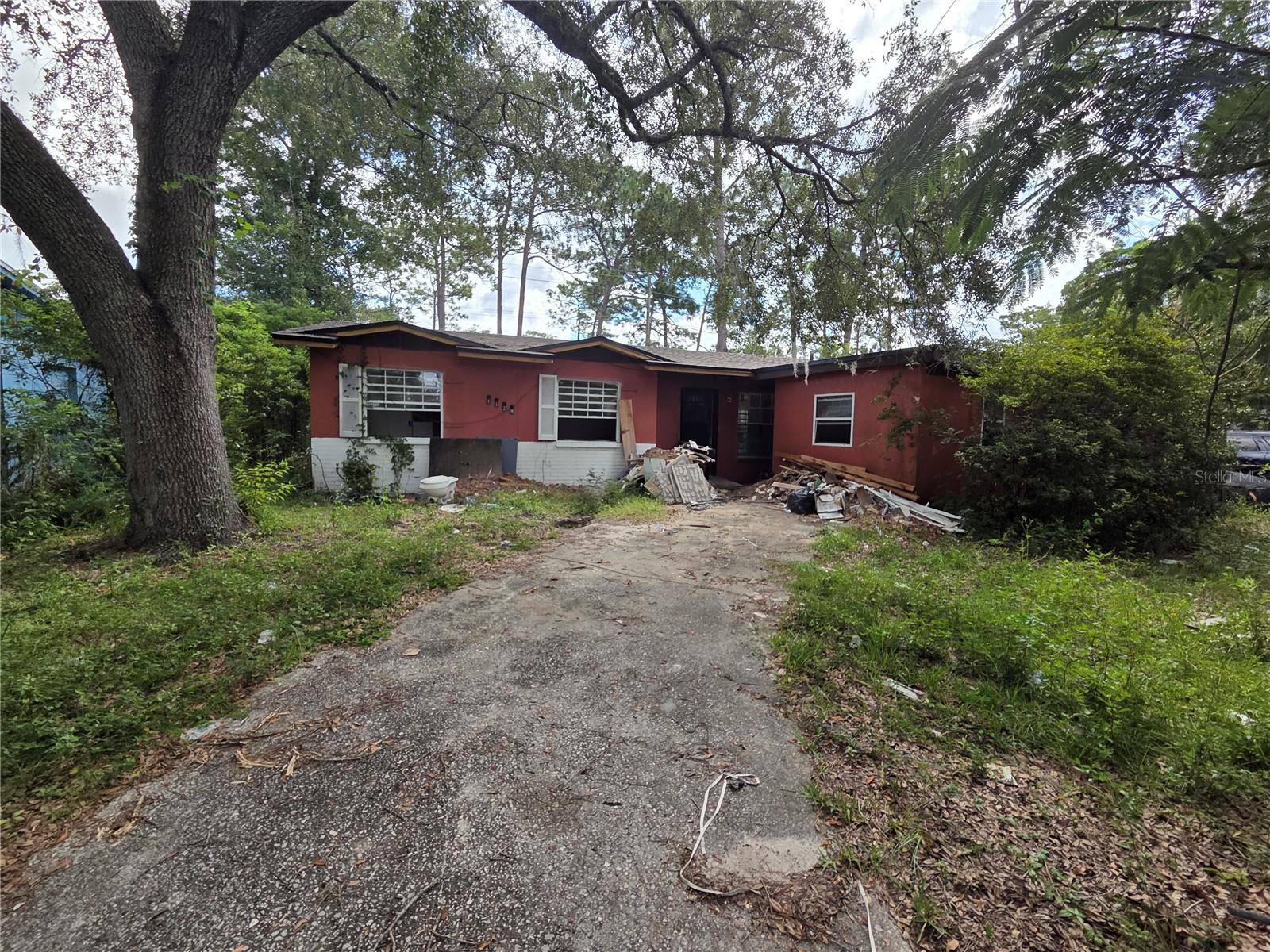 1129 NE 24TH TER, Gainesville, FL 32641