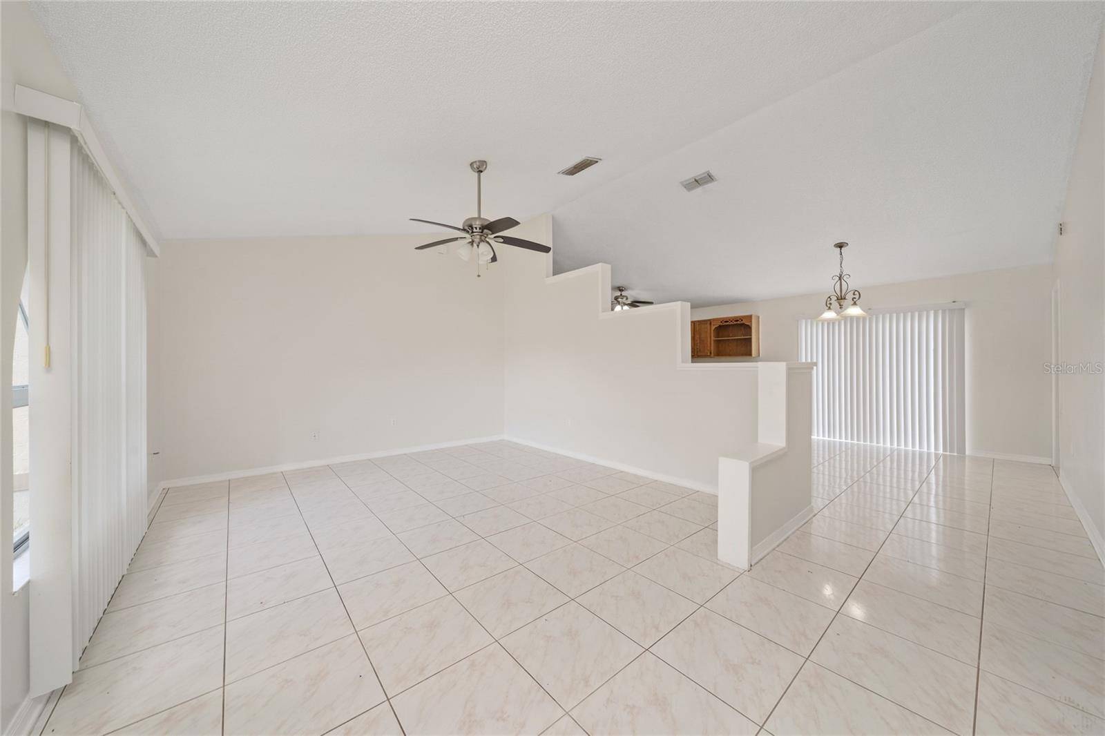 221 CHADWORTH DR, Kissimmee, FL 34758