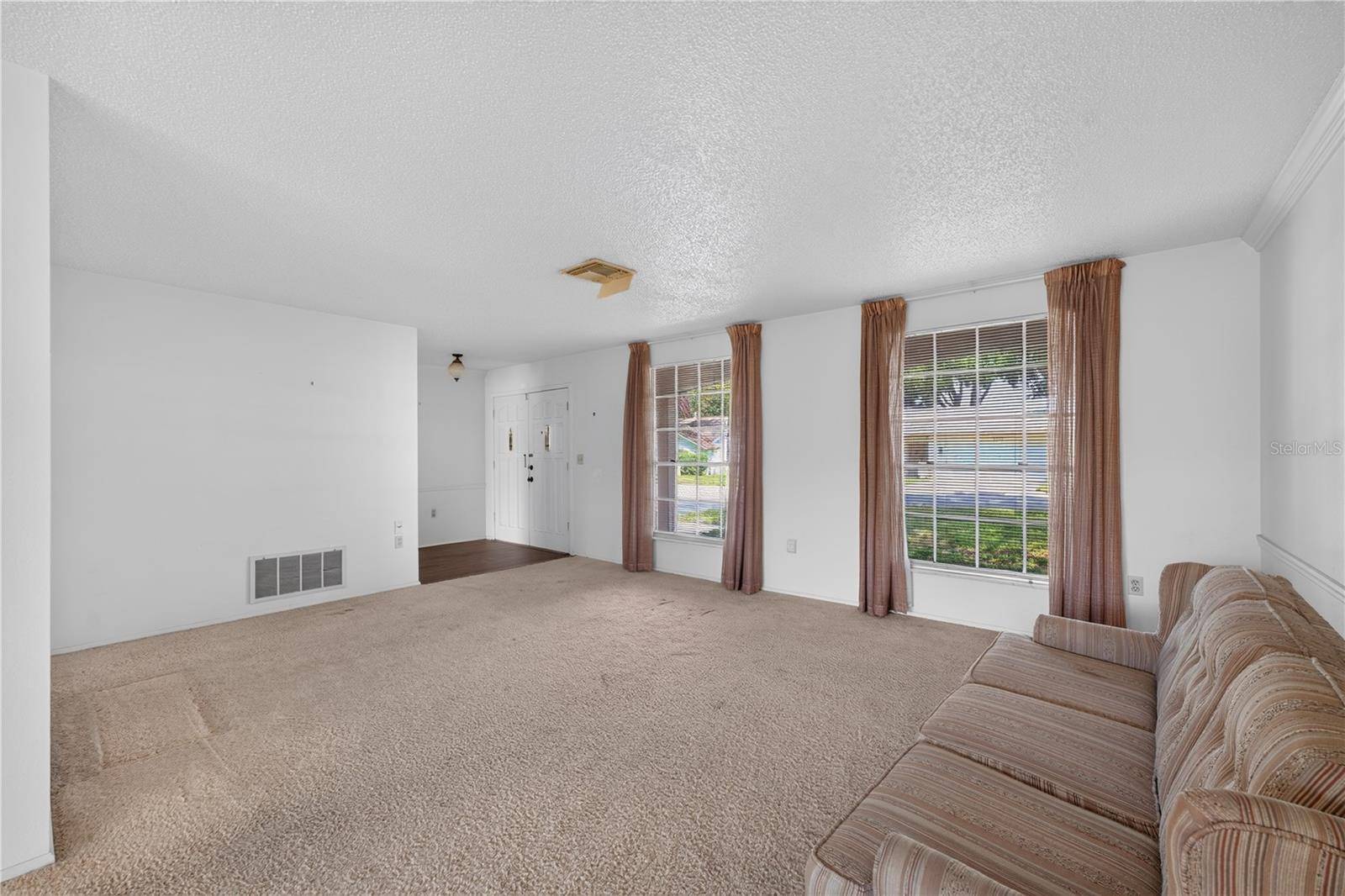 8810 SHOEMAKER LN, Hudson, FL 34667