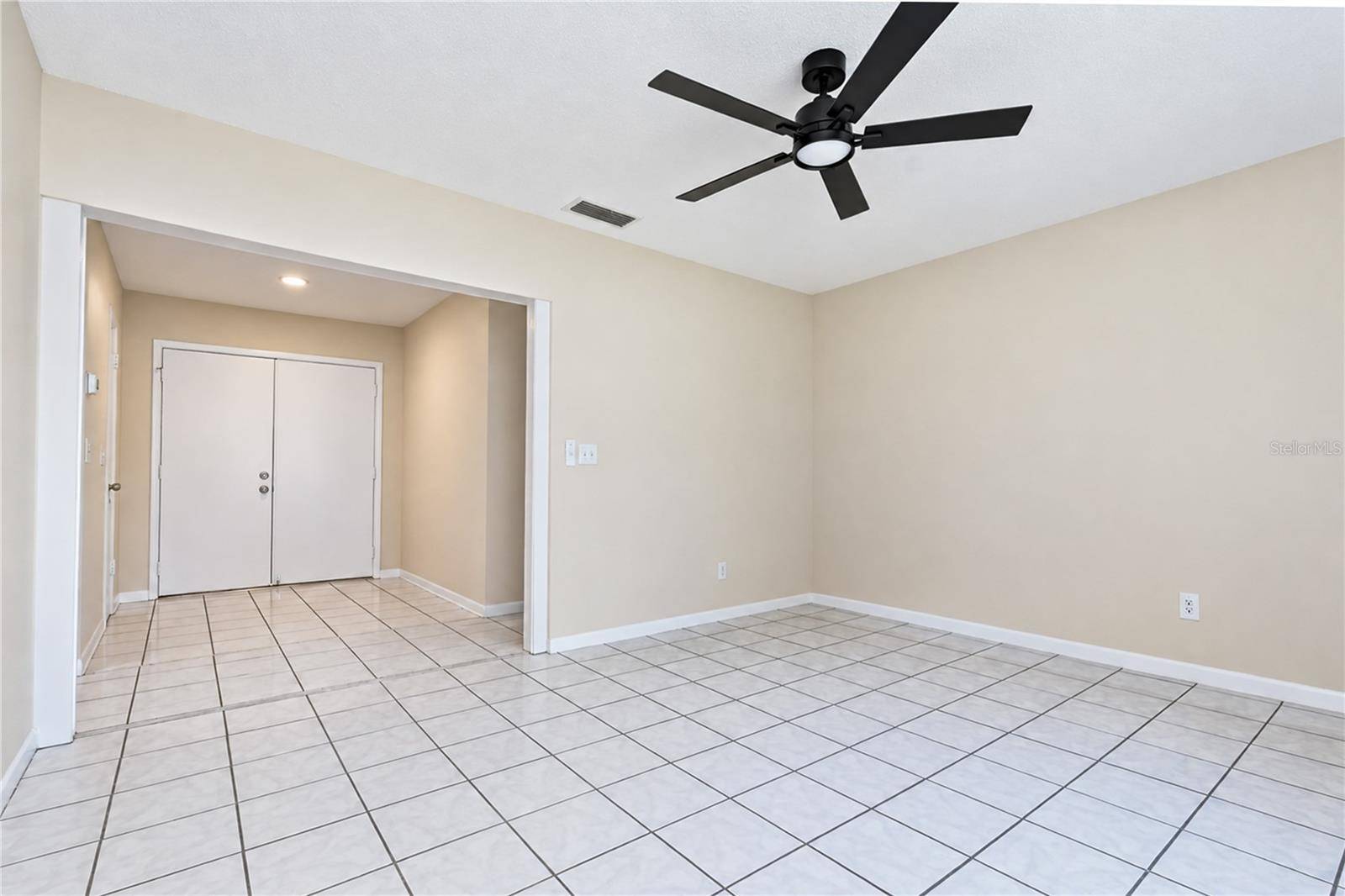 15819 DEEP CREEK LN, Tampa, FL 33624