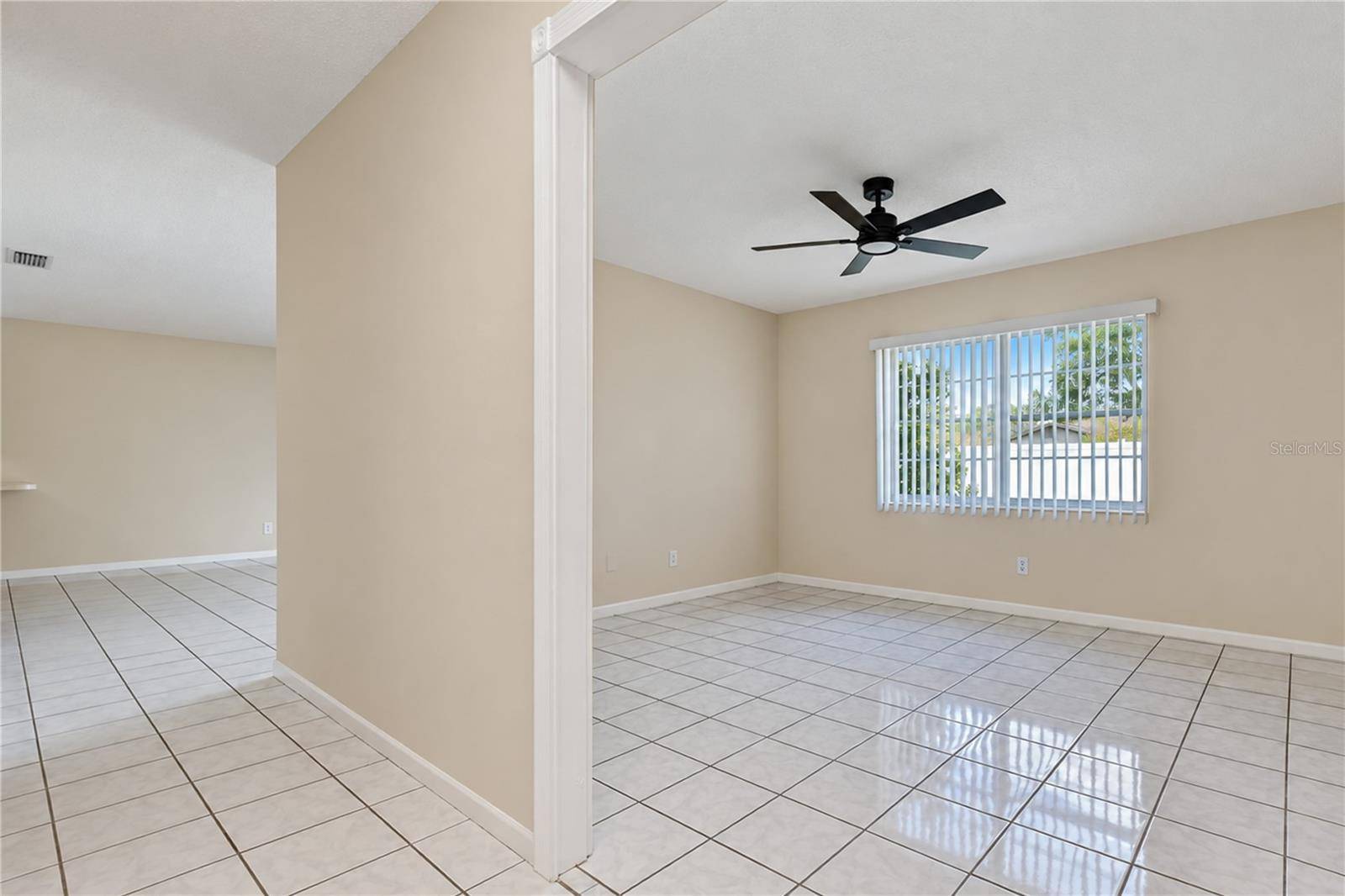 15819 DEEP CREEK LN, Tampa, FL 33624