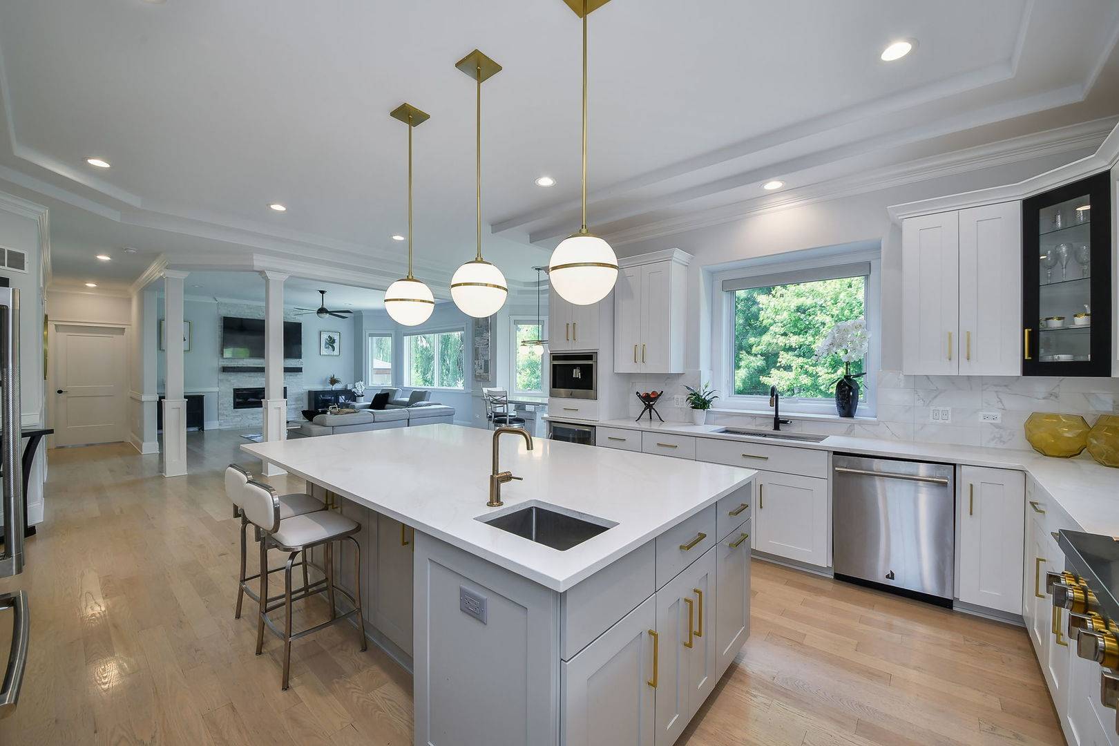 2447 Sharon CT, Naperville, IL 60564