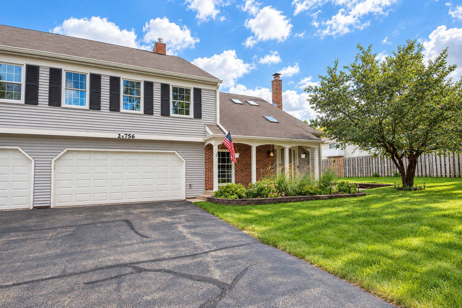 2S756 Timber DR, Warrenville, IL 60555