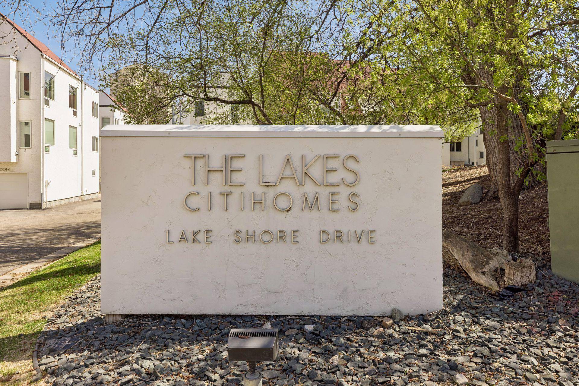 3049 Lake Shore DR #A, Minneapolis, MN 55416