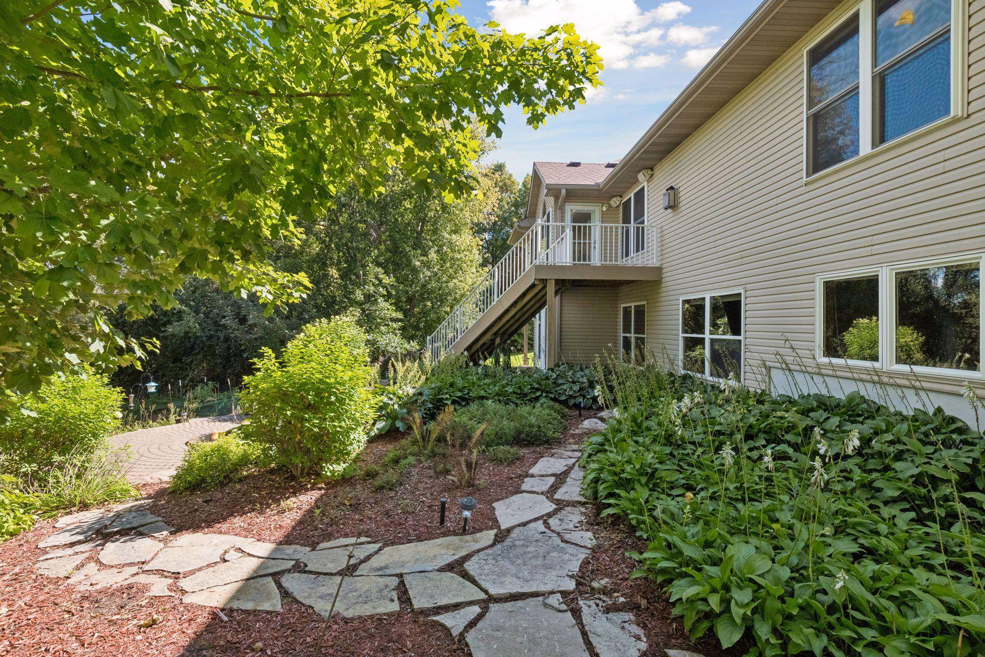 1790 Sterling RD, Waconia, MN 55387