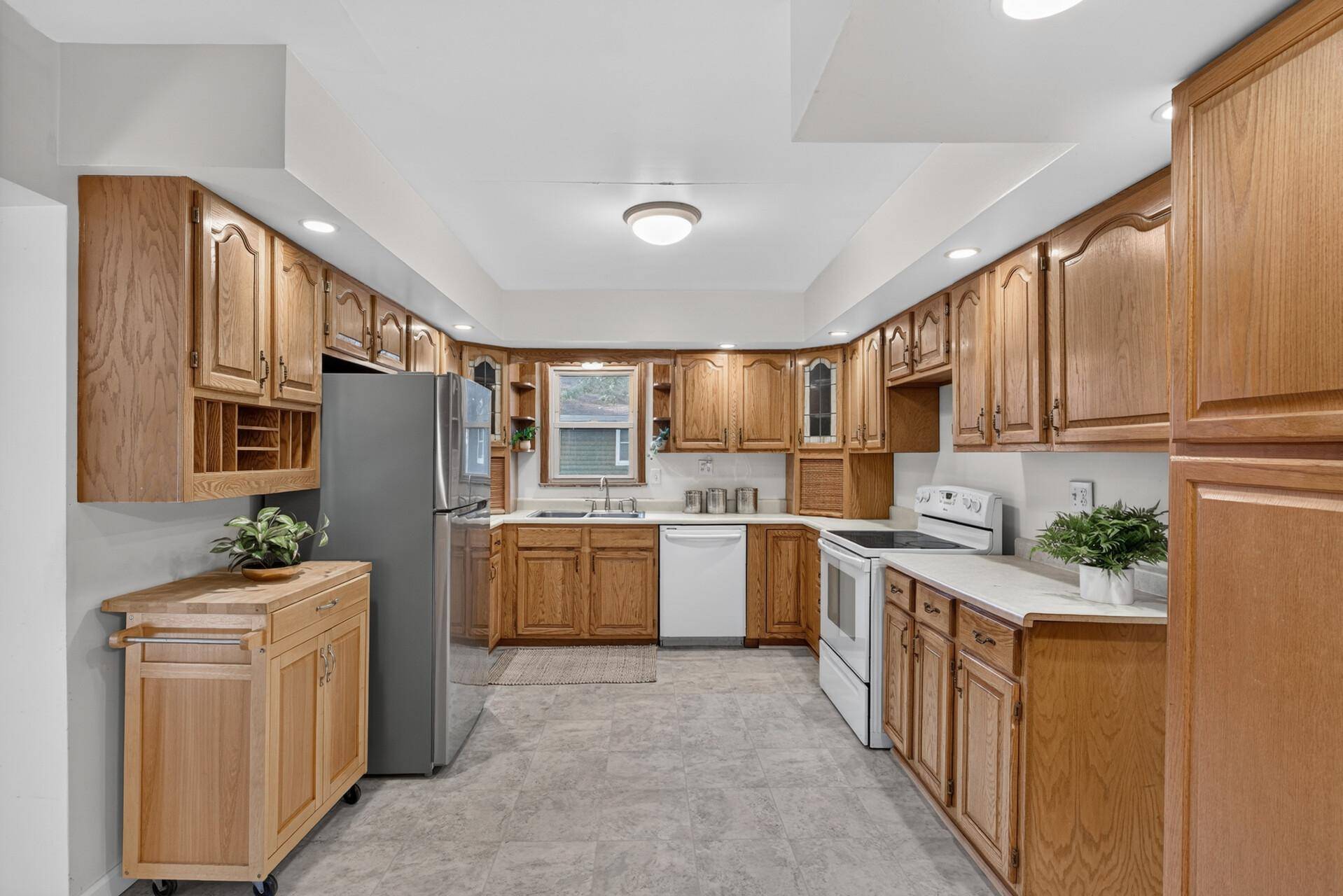 5617 4th ST NE, Fridley, MN 55432