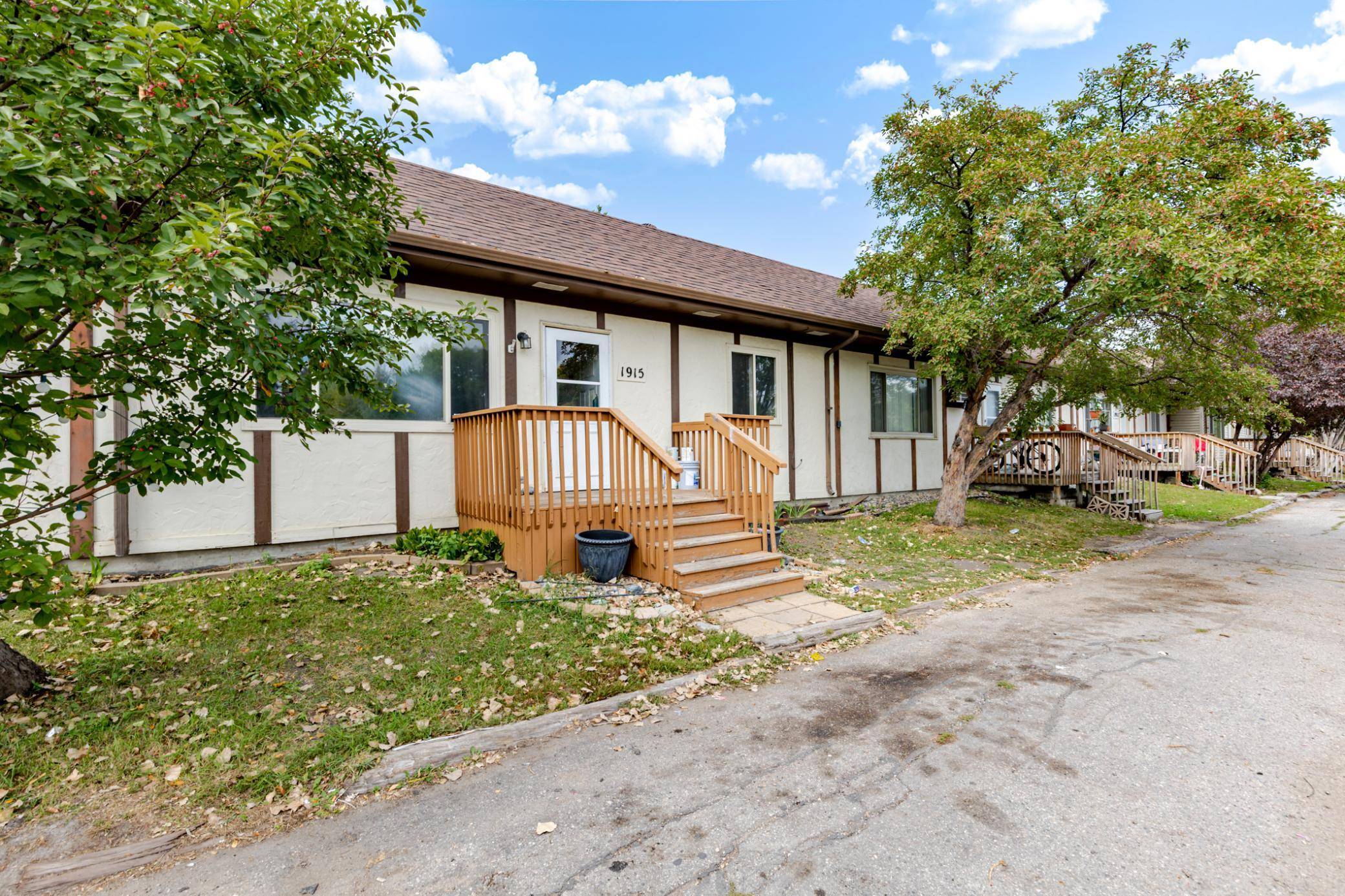 1915 18th AVE S, Moorhead, MN 56560