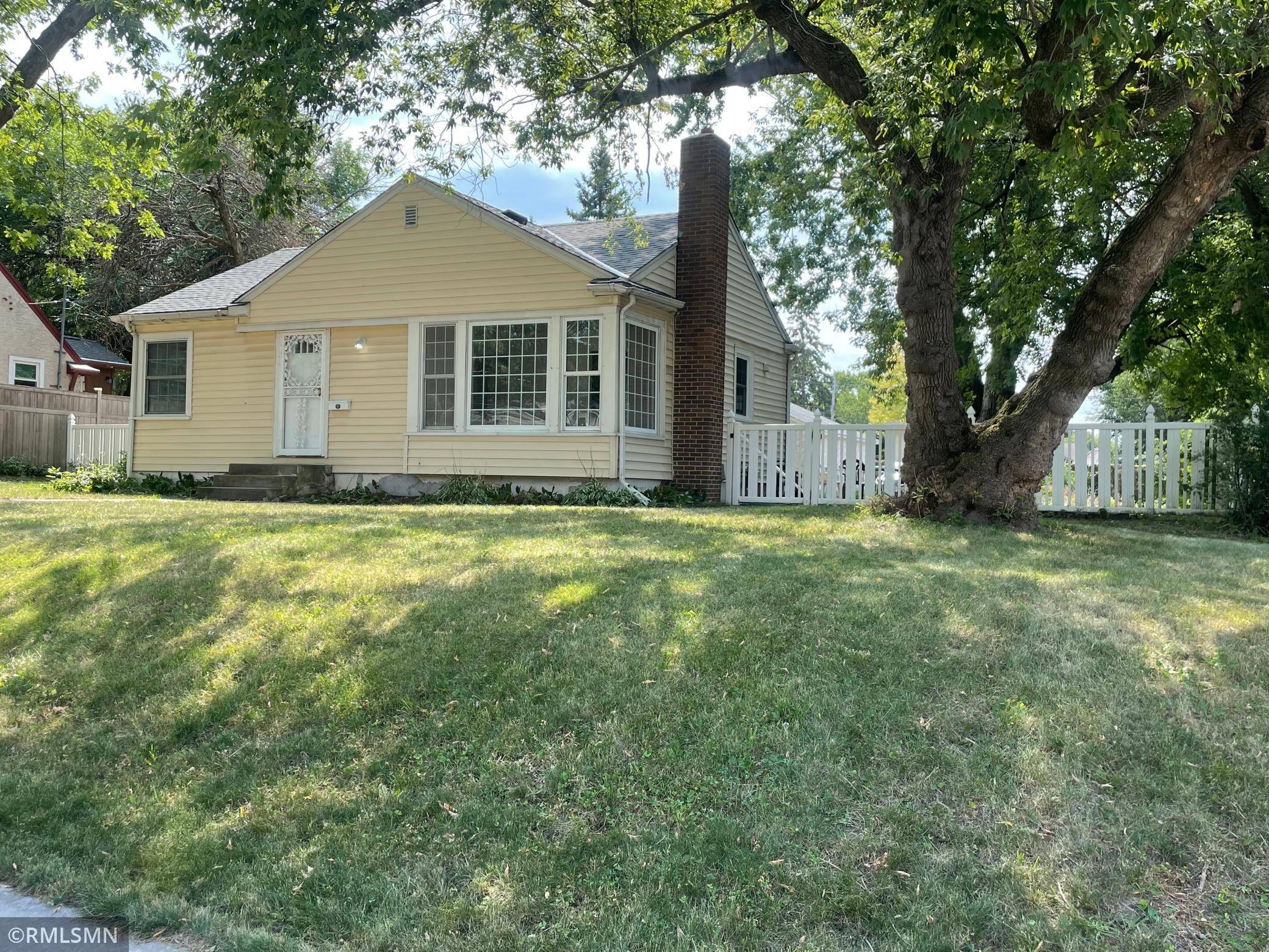 1600 37th AVE NE, Minneapolis, MN 55421