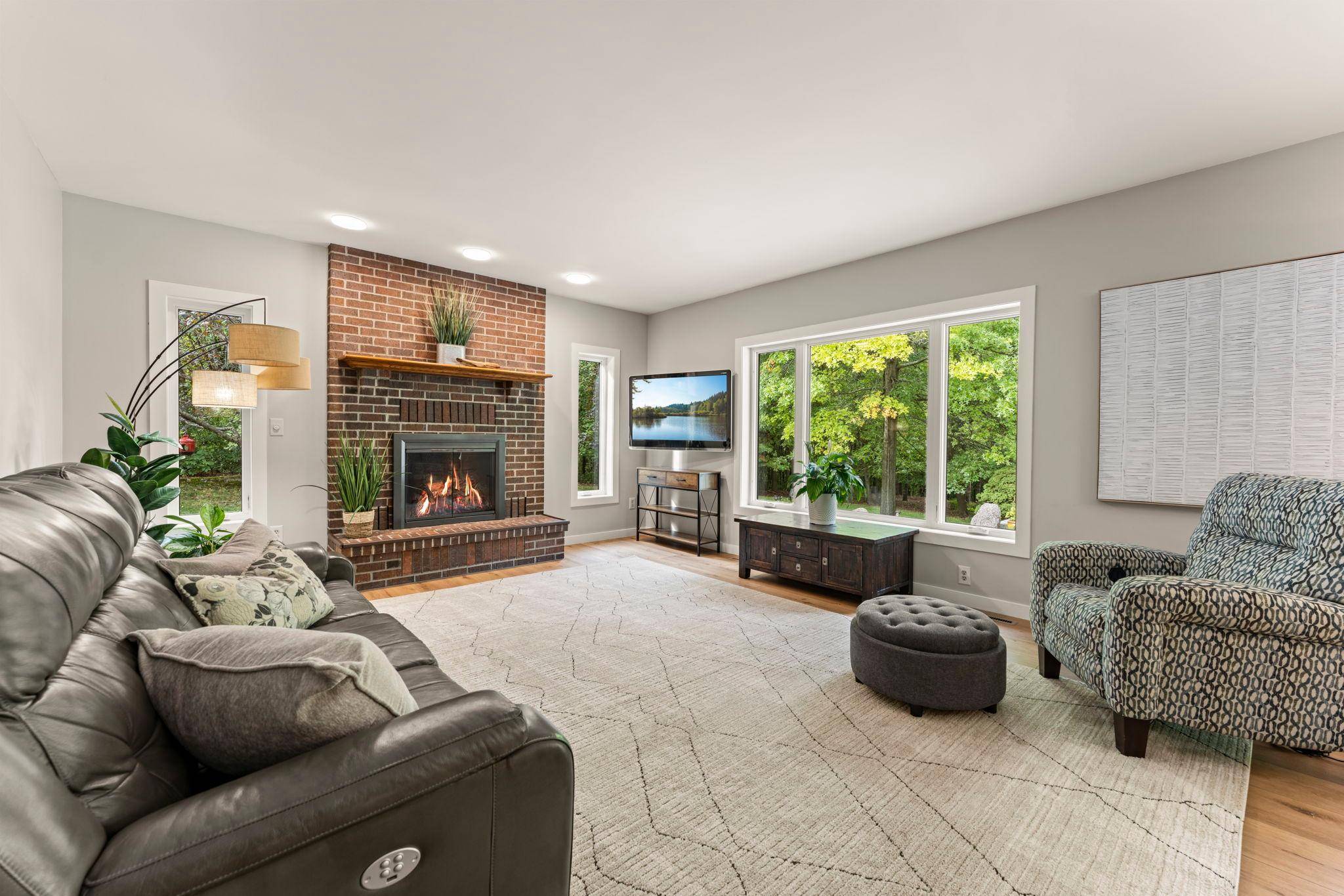 940 Trail CT, Eagan, MN 55123