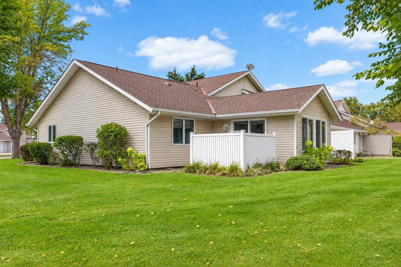 3253 Riverwood DR, Hastings, MN 55033