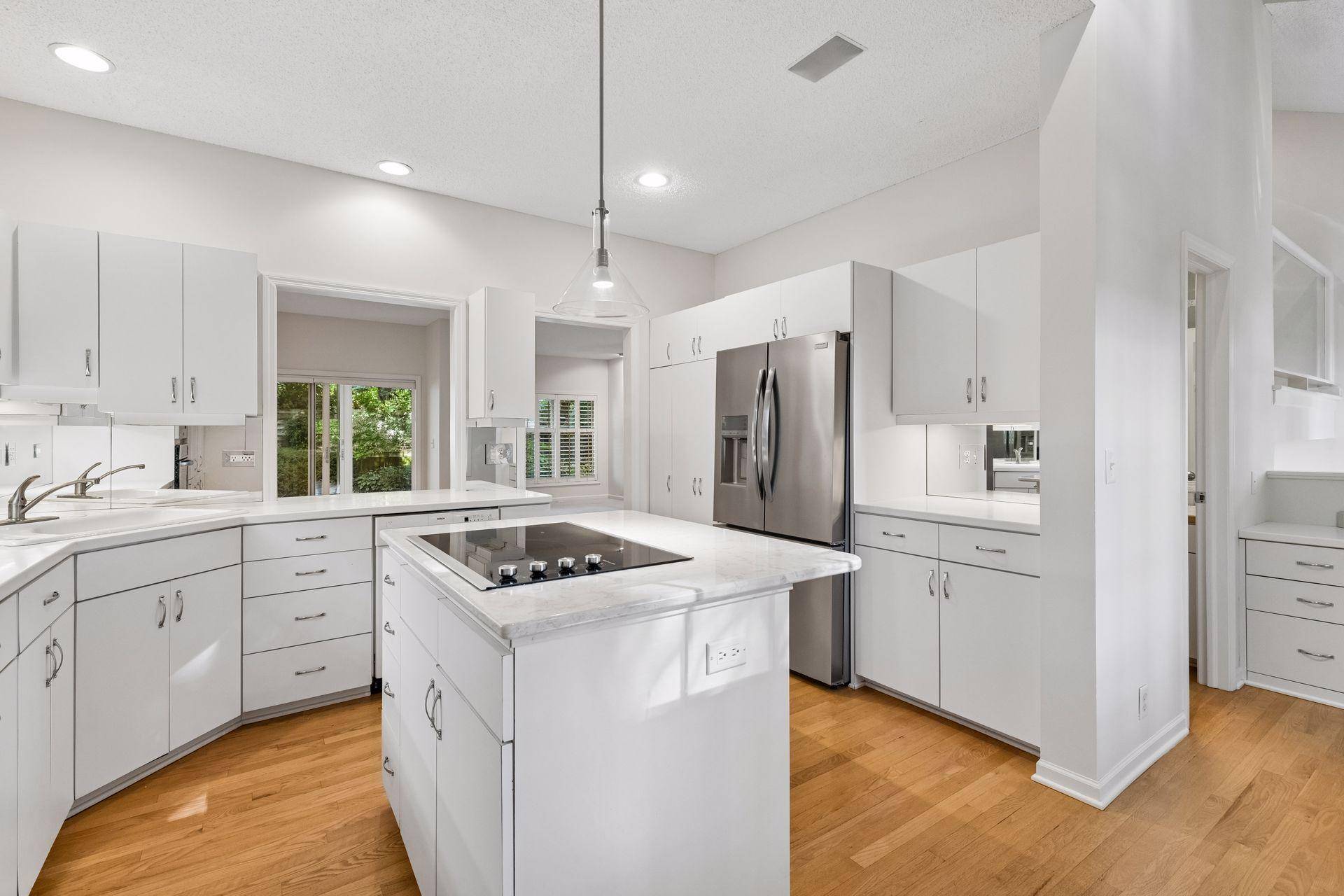 145 Edgewood CT, Wayzata, MN 55391