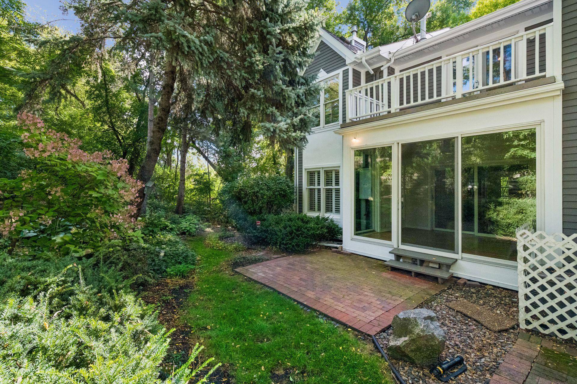145 Edgewood CT, Wayzata, MN 55391