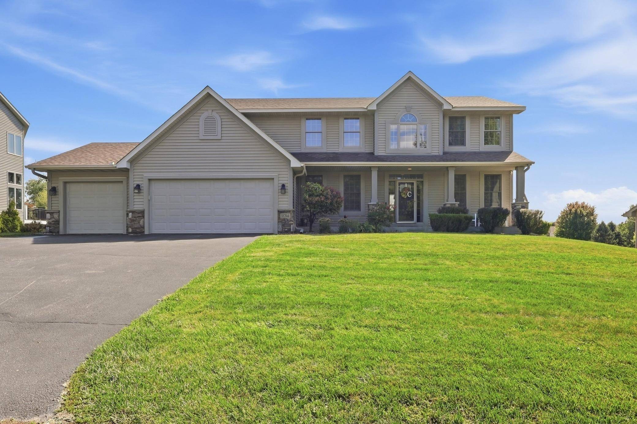 18344 Lake Forest DR, Lakeville, MN 55044