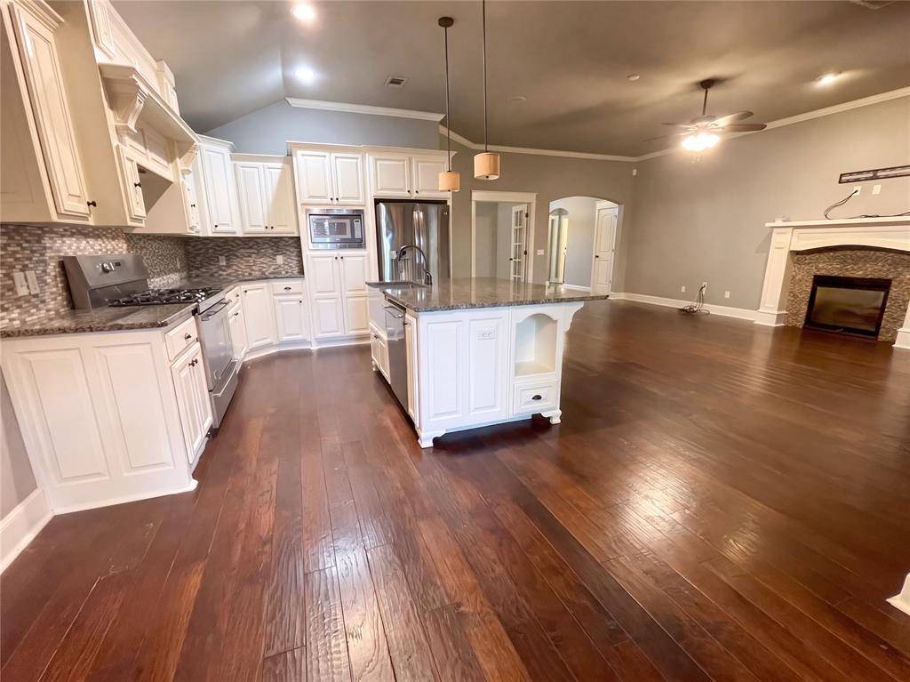 704 SW 149th PL, Oklahoma City, OK 73170