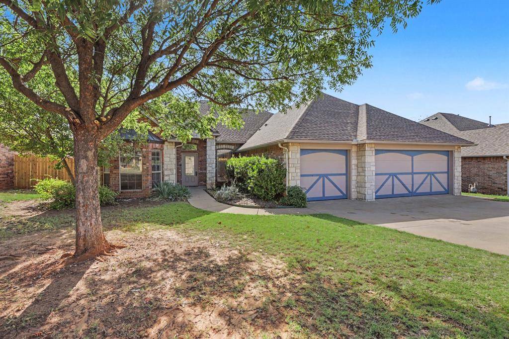 16208 Old Oak DR, Edmond, OK 73013
