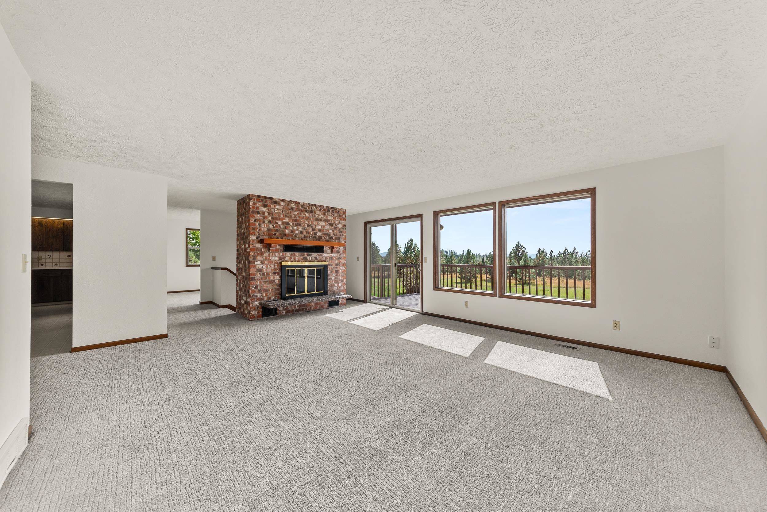 19825 N Hwy 395, Colbert, WA 99005