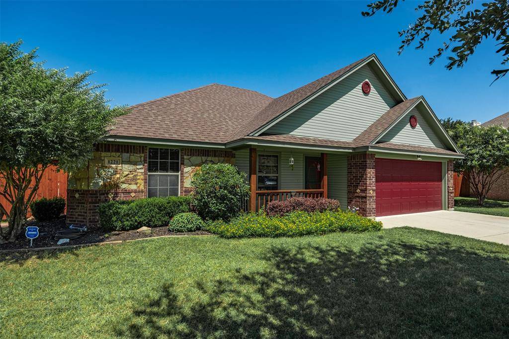 1221 Eagle Lake Drive, Azle, TX 76020