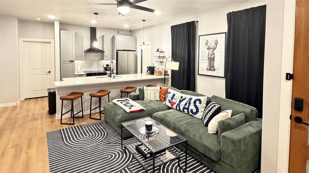 1654 Hudspeth Avenue, Dallas, TX 75216