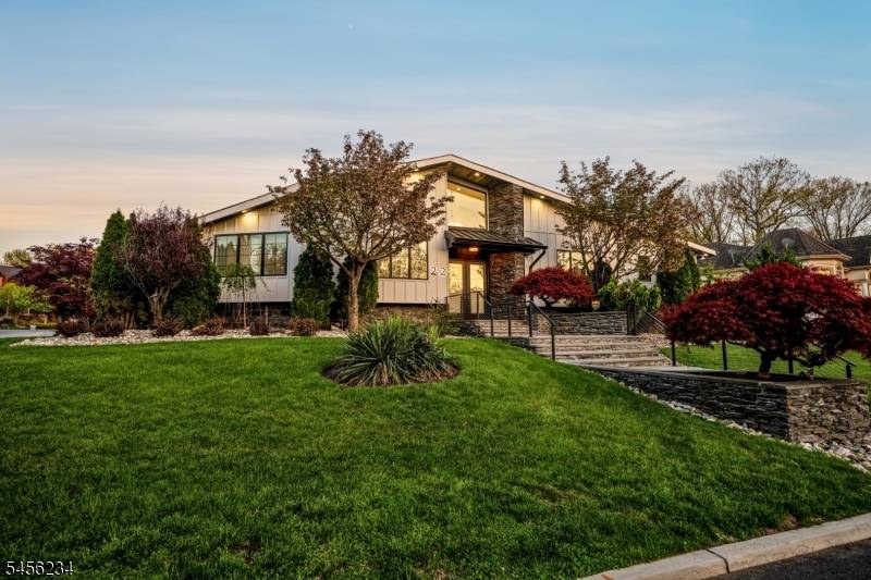 22A Berkshire Pl, Englewood Cliffs Boro, NJ 07632