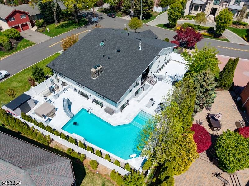 22A Berkshire Pl, Englewood Cliffs Boro, NJ 07632