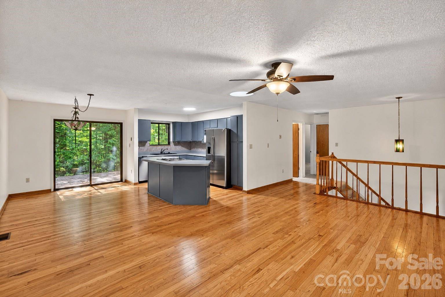 8 Shadywood CIR, Asheville, NC 28803
