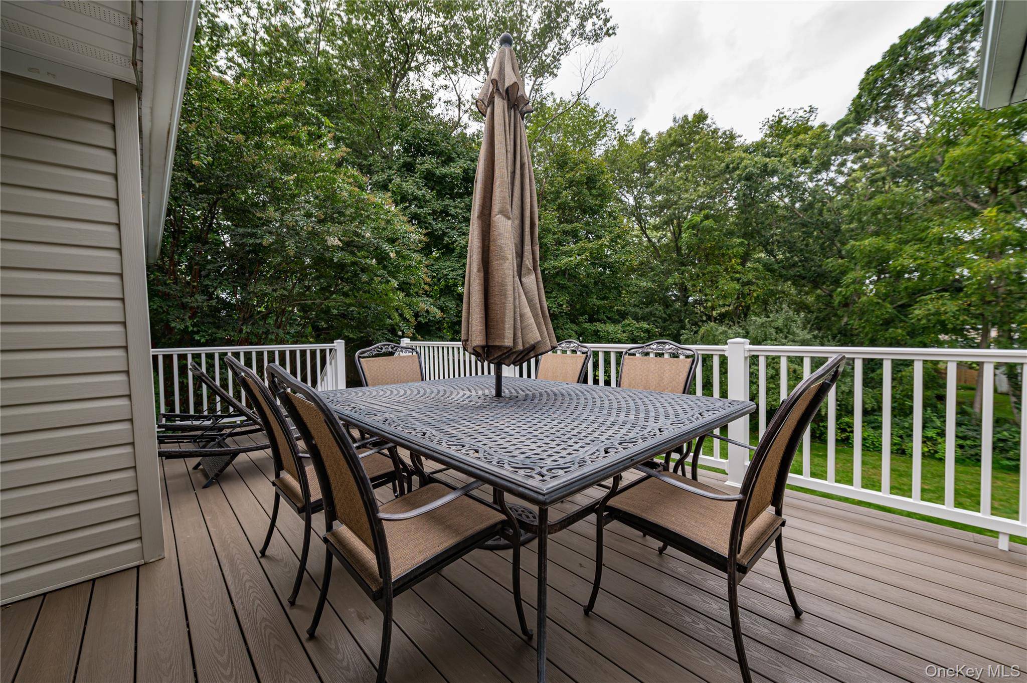 68 Chestnut ST, Mount Sinai, NY 11766