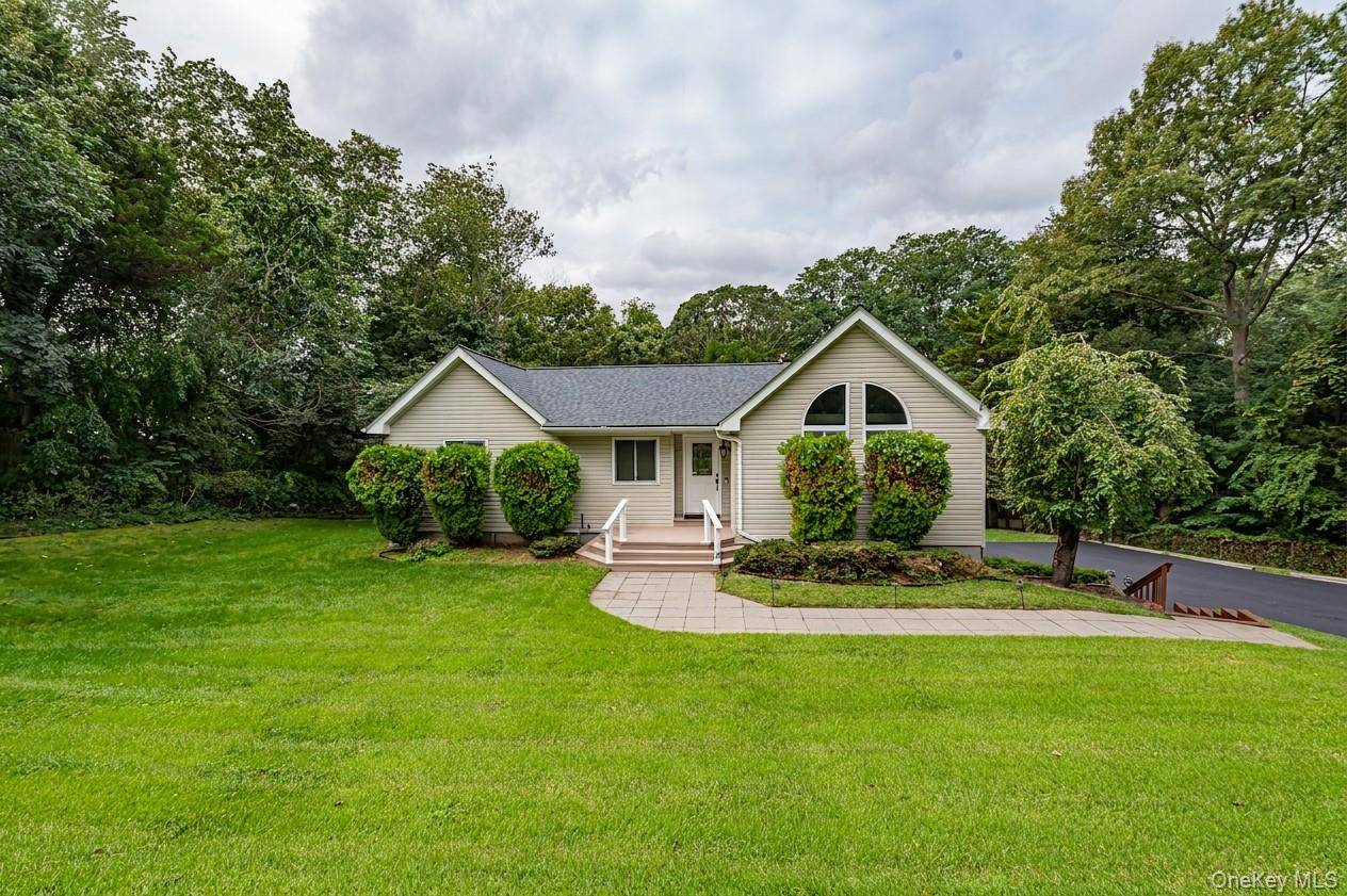 68 Chestnut ST, Mount Sinai, NY 11766