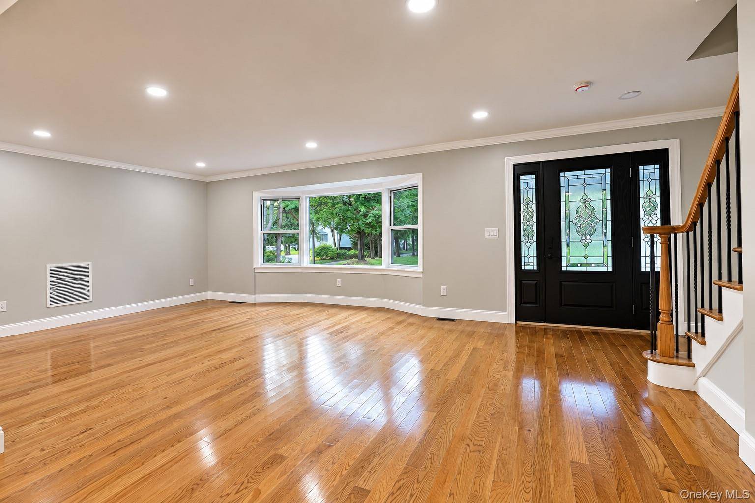 140 Seaman Neck RD, Dix Hills, NY 11746