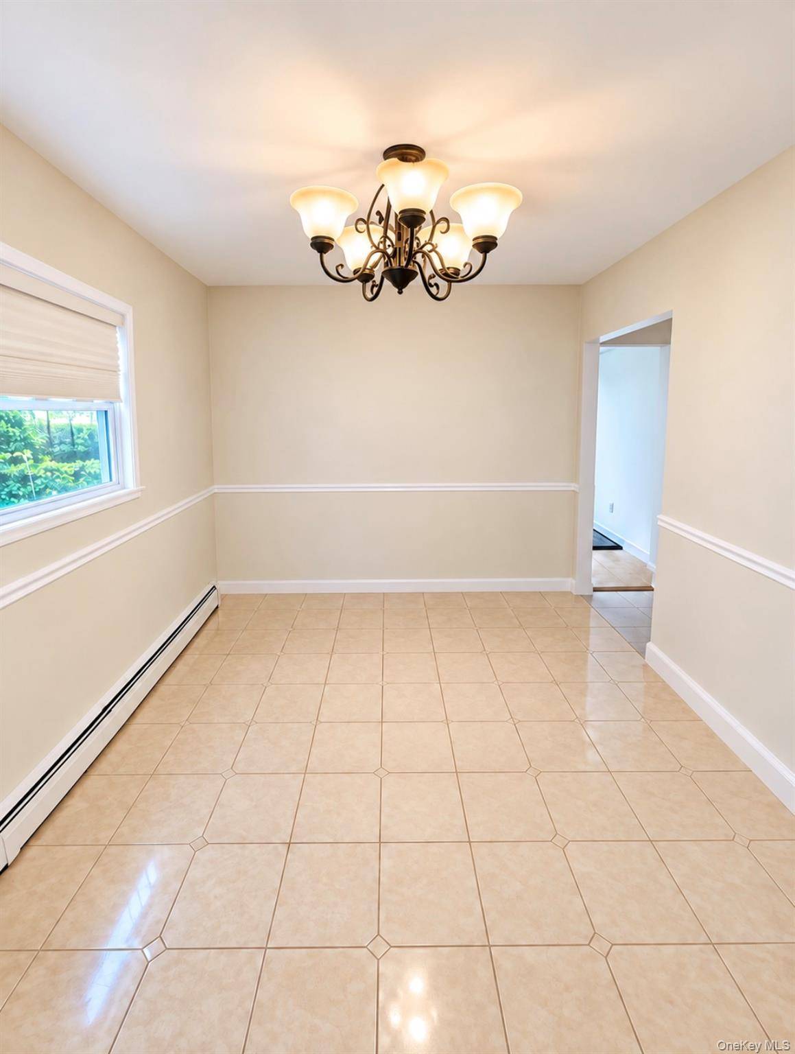 61 Mansion AVE #2 Flr, Yonkers, NY 10704