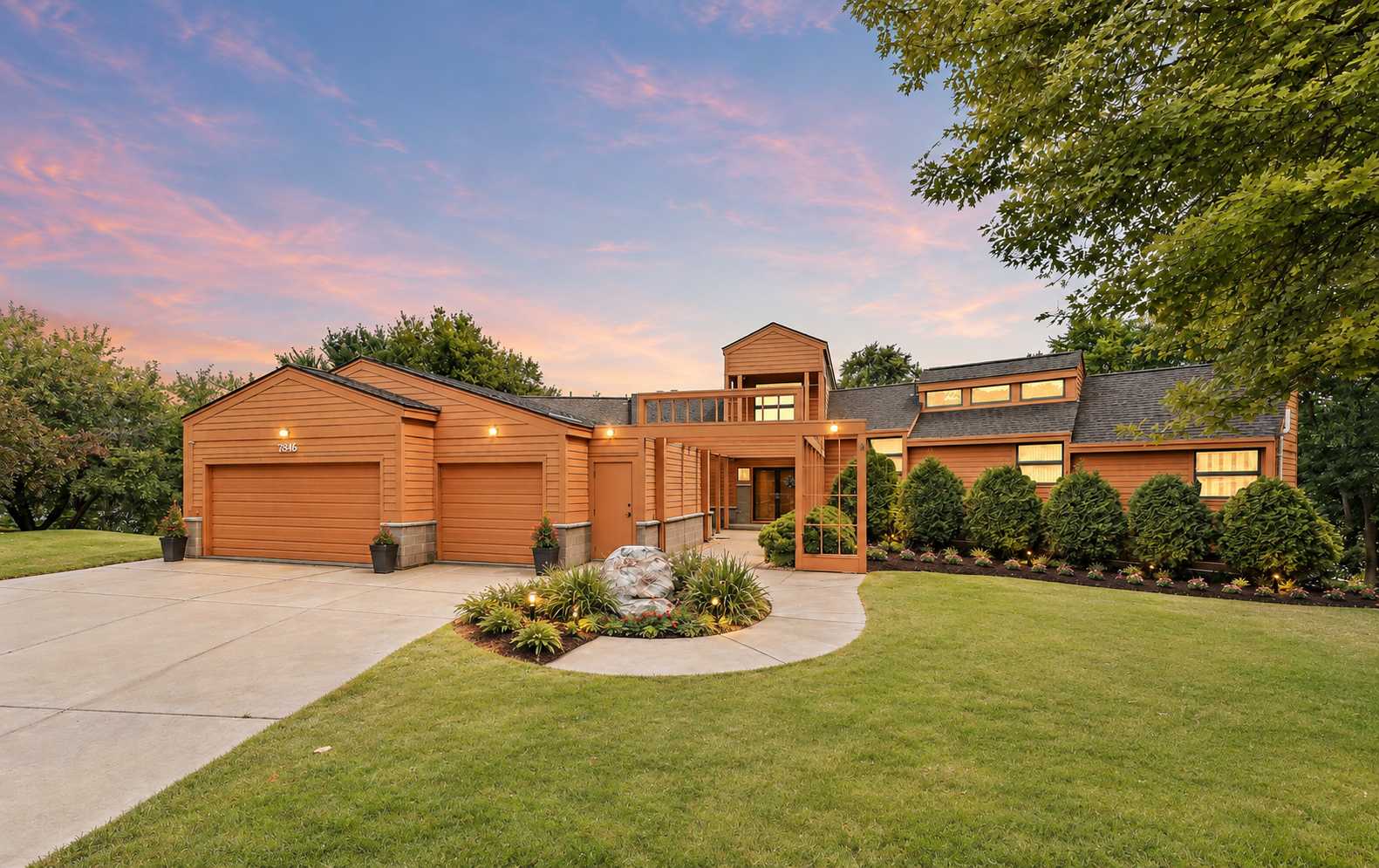 7846 Ithaca LN N, Maple Grove, MN 55311