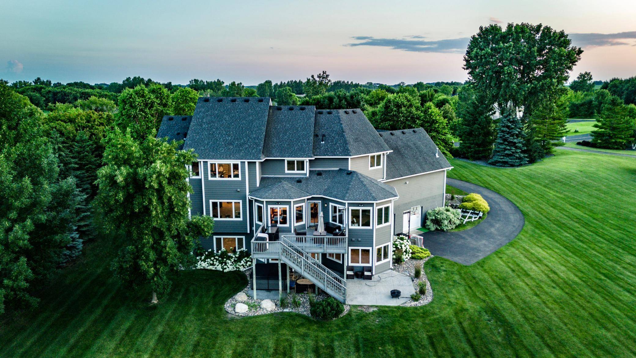596 Hahn DR, Shakopee, MN 55379