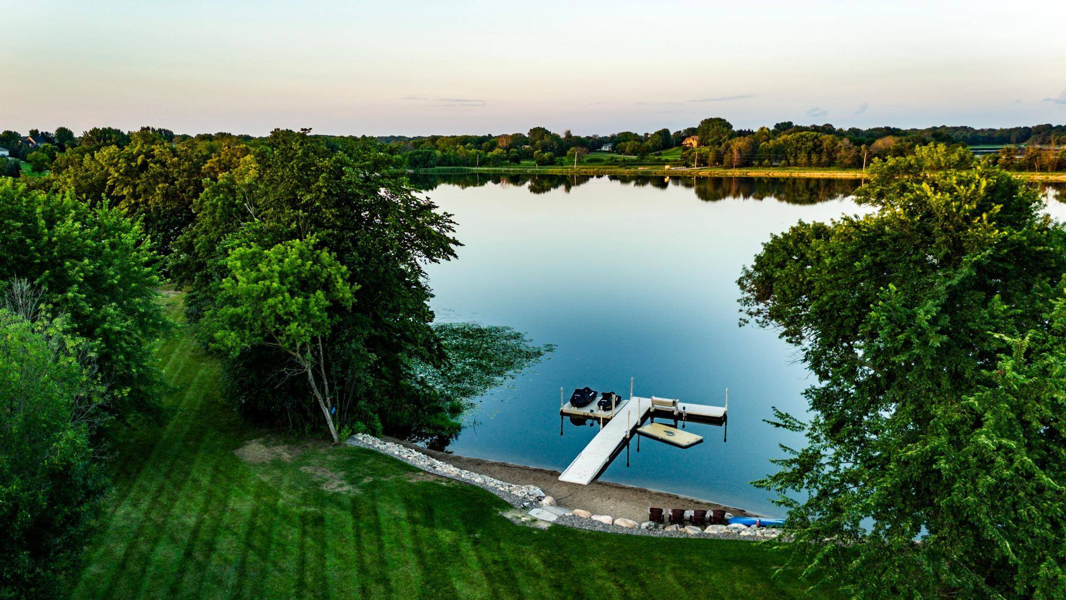 596 Hahn DR, Shakopee, MN 55379
