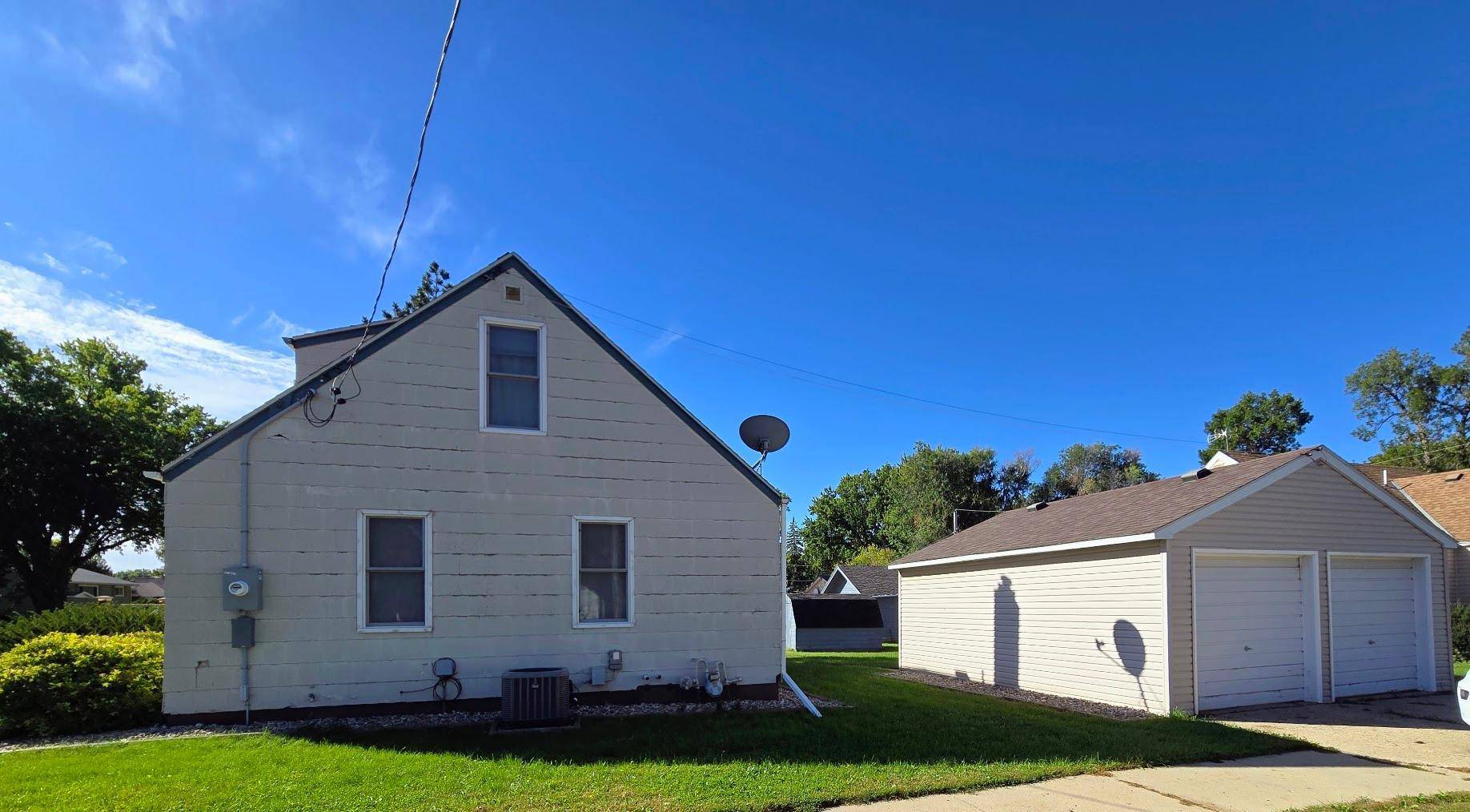 504 6th AVE SW, Pipestone, MN 56164