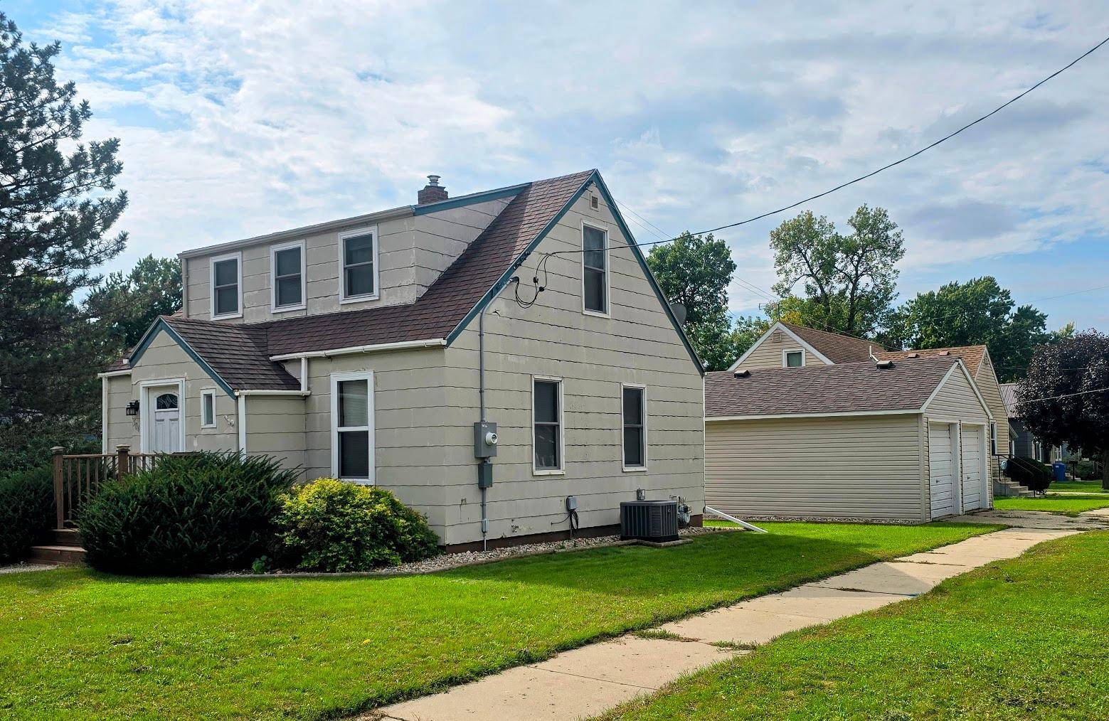 504 6th AVE SW, Pipestone, MN 56164