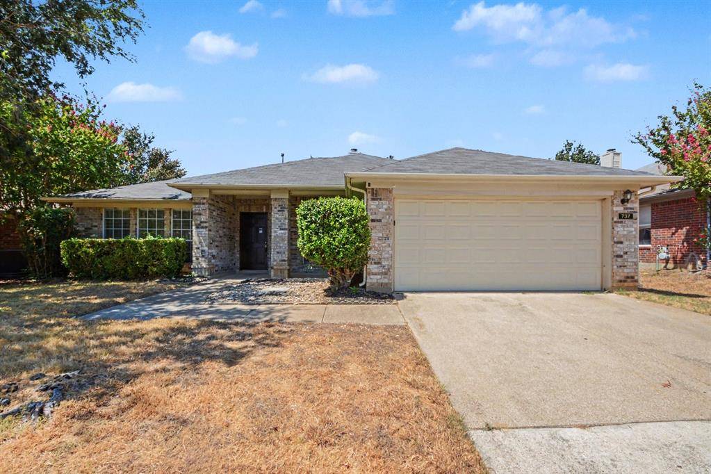 737 Oak Dale Avenue, Lake Dallas, TX 75065