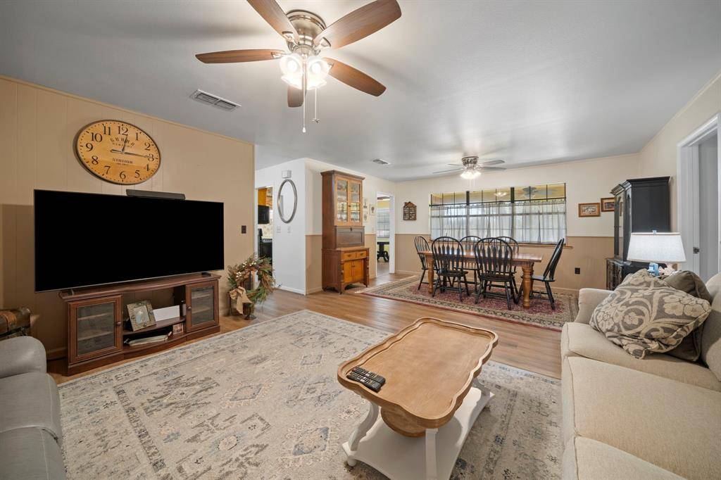 707 Ovilla Road #A, Waxahachie, TX 75167